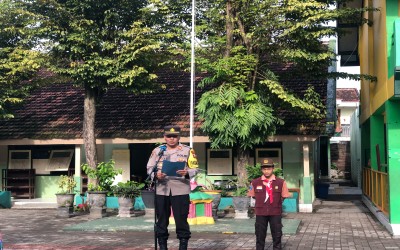 KEGIATAN APEL DAN IKRAR PELAJAR DAN KELUARGA BESAR SMPN 1 PAPAR
